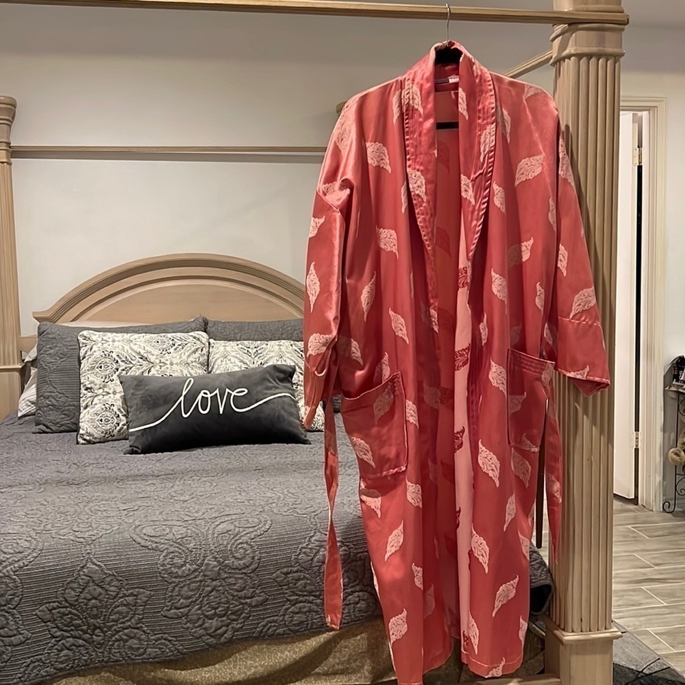 Modmosel Paris London New York Womens Pink Embroidered Robe Size O/S